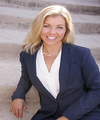 2015-headshot-for-Kristina-Hess-200-x-240